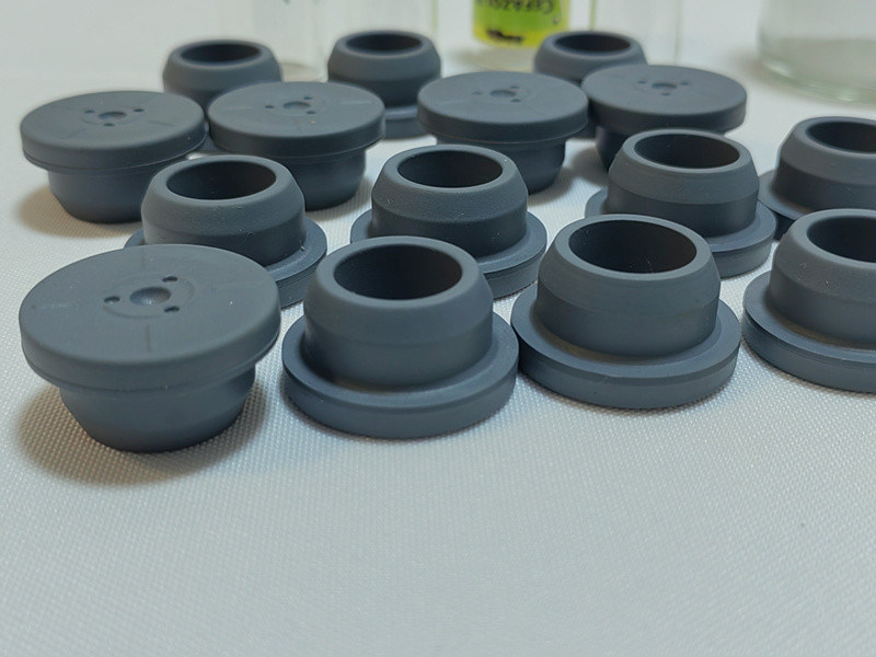 फ्रीज सूखा ग्लास इंजेक्शन योग्य फ्लायल ग्लास बड़ी मात्रा में इन्फ्यूजन बोतल उपयोग ब्रोमोब्यूटिल ब्यूटिल क्लोरोब्यूटिल रबर क्लॉपर