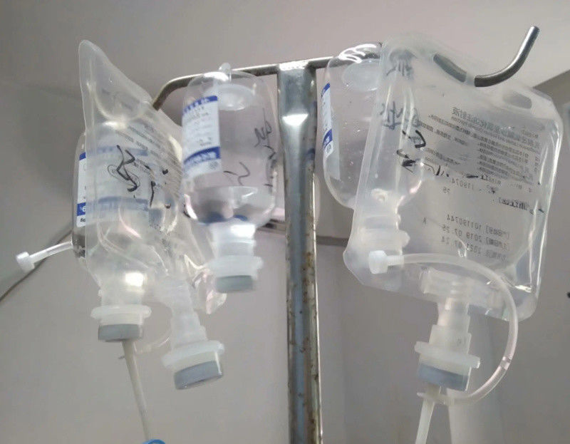 प्रयोगशाला पशु चिकित्सा अस्पताल 100ml 250ml एकल बंदरगाह गैर पीवीसी चिकित्सा इन्फ्यूजन बैग IV तरल समाधान बैग